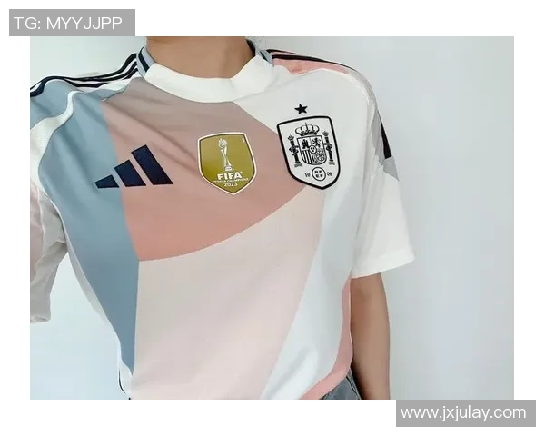 夏季足球明星时尚穿搭指南展现个性与运动风格的完美结合